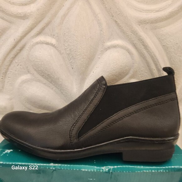 David Tate "Naya" Black Leather Slip on booties. NIB. Size 10 Narrow - Picture 2 of 11